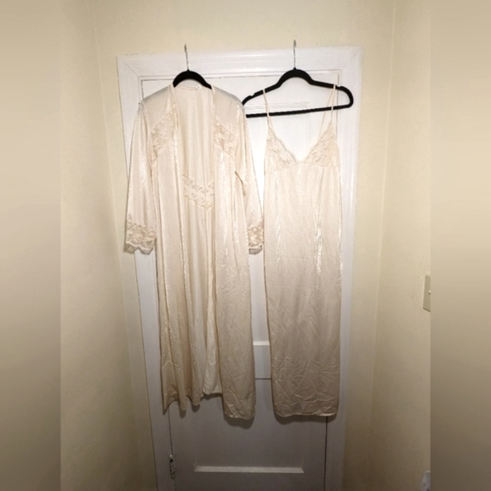 Vintage cream boho lace Nightgown And Robe Lingerie set